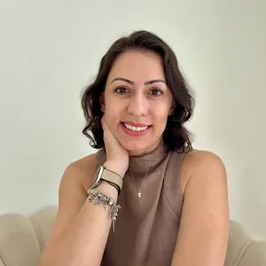 Aline Domiquille — Psicóloga Clínica